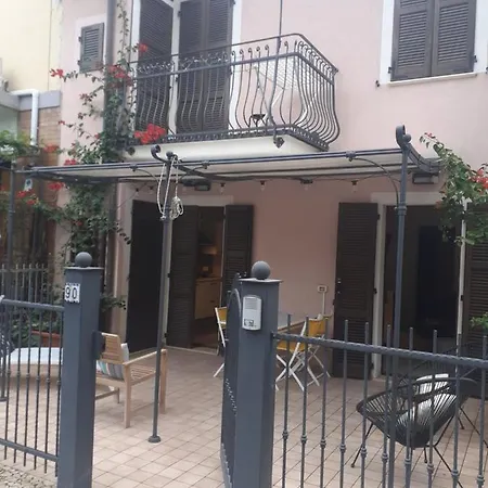 Daire Bouganville House